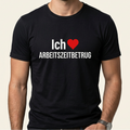 Mann trägt schwarzes Ich liebe Arbeitszeitbetrug Shirt mit rotem Herz
