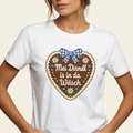 Frau trägt weißes Mei Dirndl is in da Wäsch Shirt mit Lebkuchenherz – Oktoberfest T-Shirt