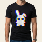 Schwarzes Techno T-Shirt mit Glitch-Hase und X-Augen im CMYK-Look als Frontprint – Rave Shirt