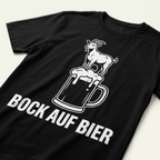 Bock-auf-Bier T-Shirt, Nahaufnahme des Frontprints – Bierkrug mit Schaumkrone und Ziegenbock