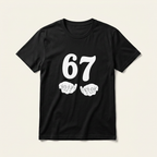 Schwarzes 67 Meme Shirt als Produktfoto mit weißem Frontprint